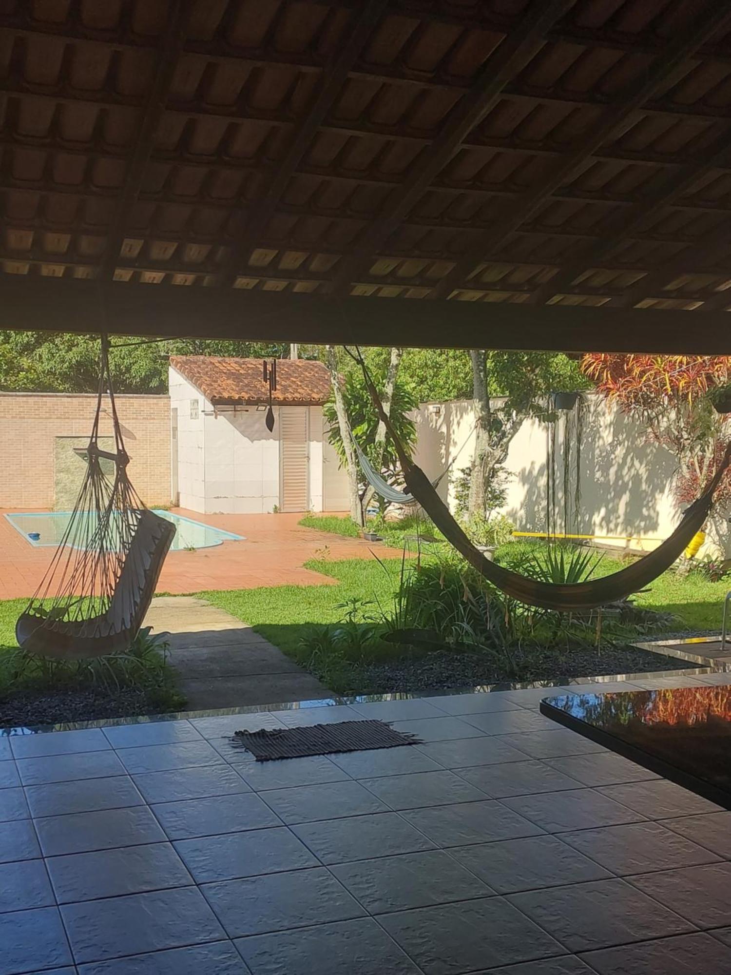 Em A 5 Min Da De Peracanga E Bacutia - Litoral Sul Quarto em Acomodações Particulares